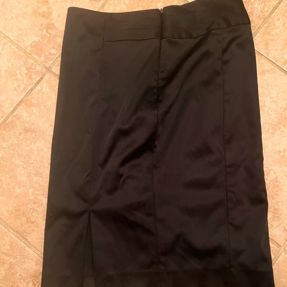 Right above the knee skirt size 8, worn 3 times, side slit (small), soft, black - Picture 2 of 3